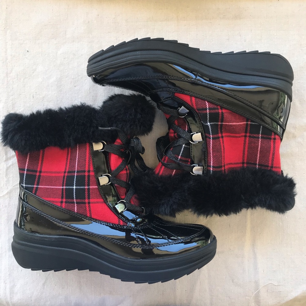 Anne Klein Sport AK Gayla boots, Plaid and faux fur boots, size 7.5